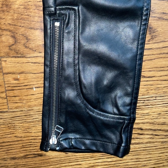 Gap Black “pleather” pants-brand new with tags😎 - Picture 3 of 8
